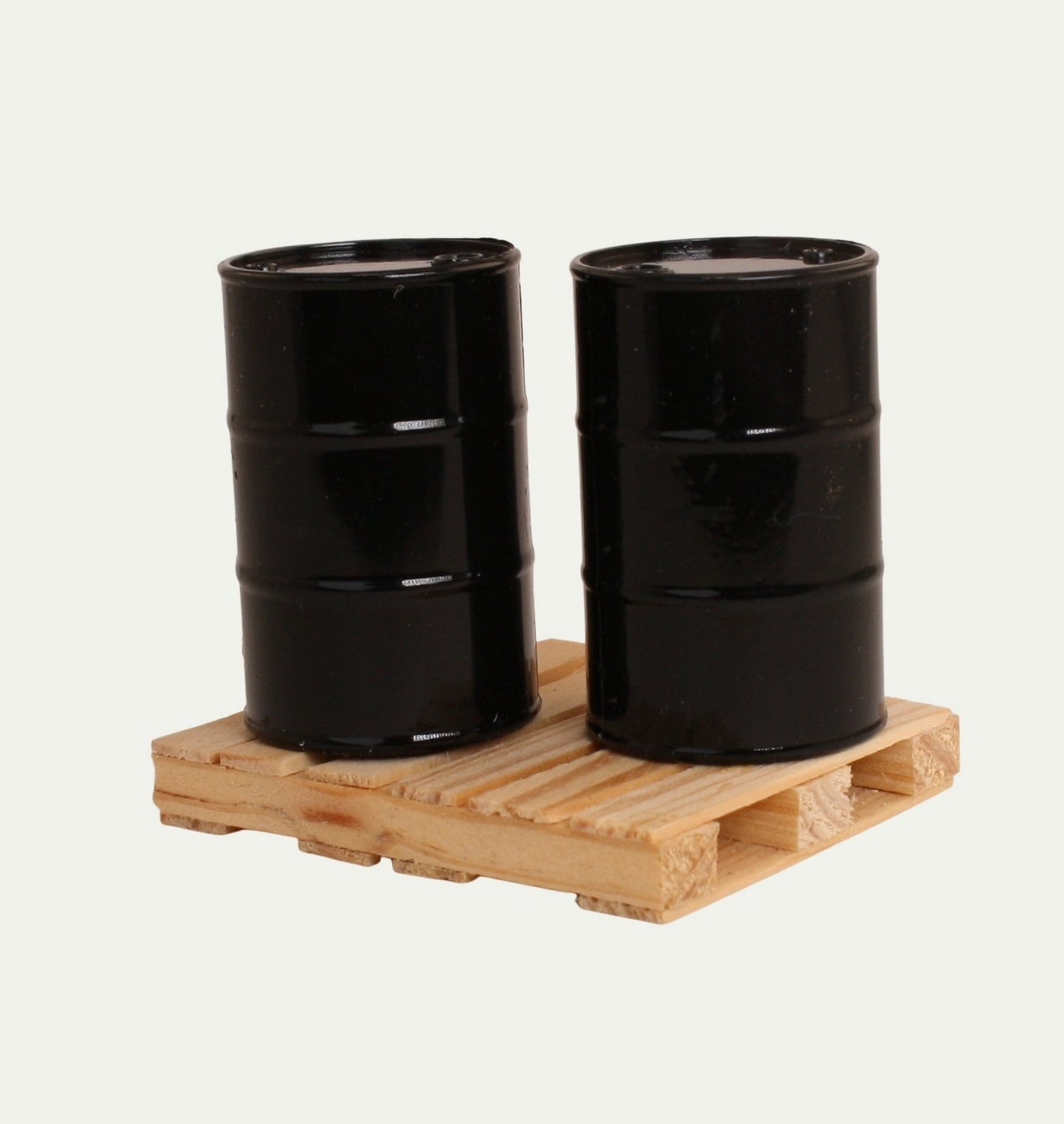 Pallet and Barrels - 3 Piece Set - 1:24 Scale - 101-0605