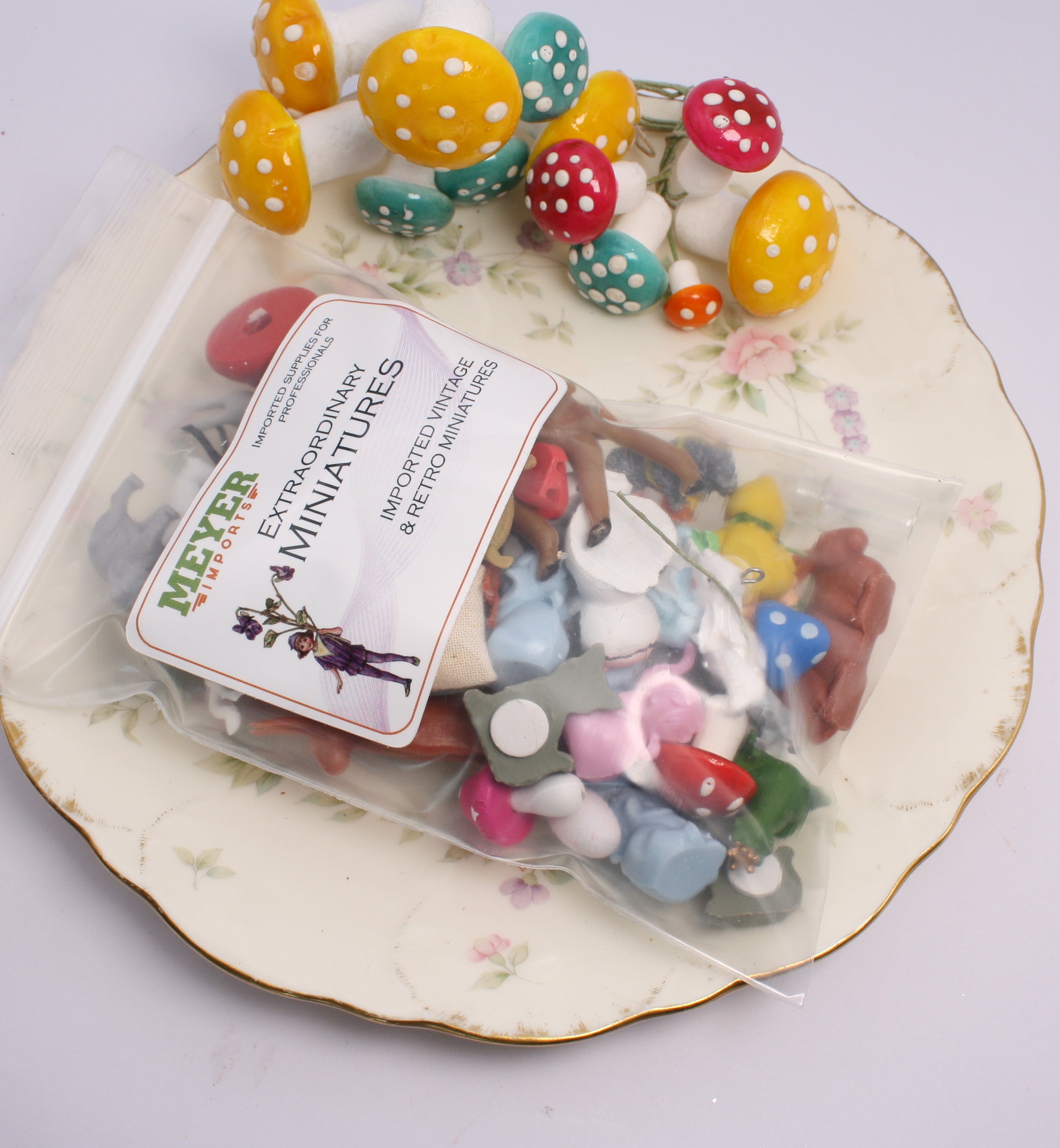 Mega Mini Mix Set! Vintage Miniatures - 4oz - IV3-3665