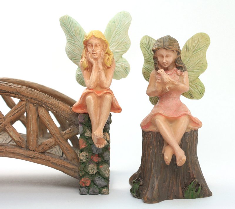 Fairy - Sitting on a tree stump - 2.5" Tall - 207-1025