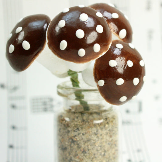Brown - Large Cotton Spun Mushrooms - Set of 10 - (218-0118)
