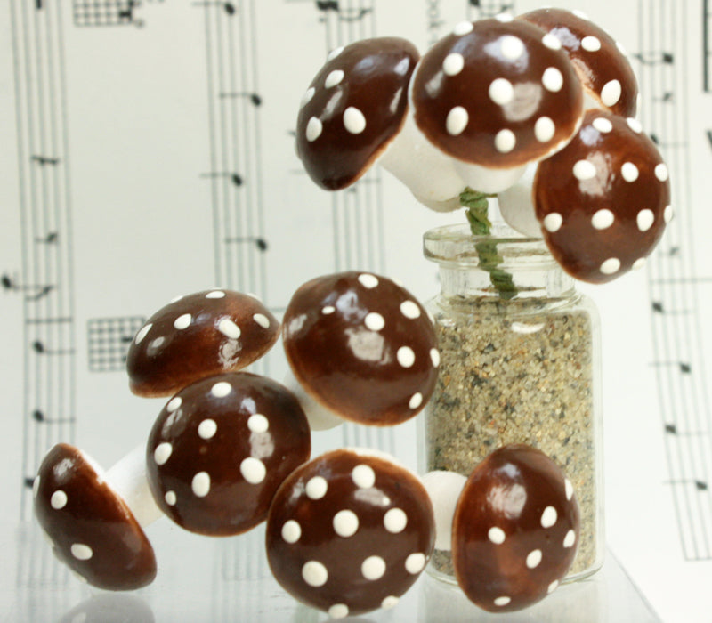 Brown - Large Cotton Spun Mushrooms - Set of 10 - (218-0118)