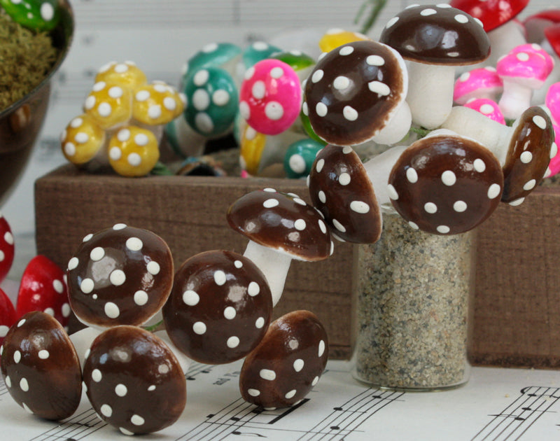 Brown - Large Cotton Spun Mushrooms - Set of 10 - (218-0118)