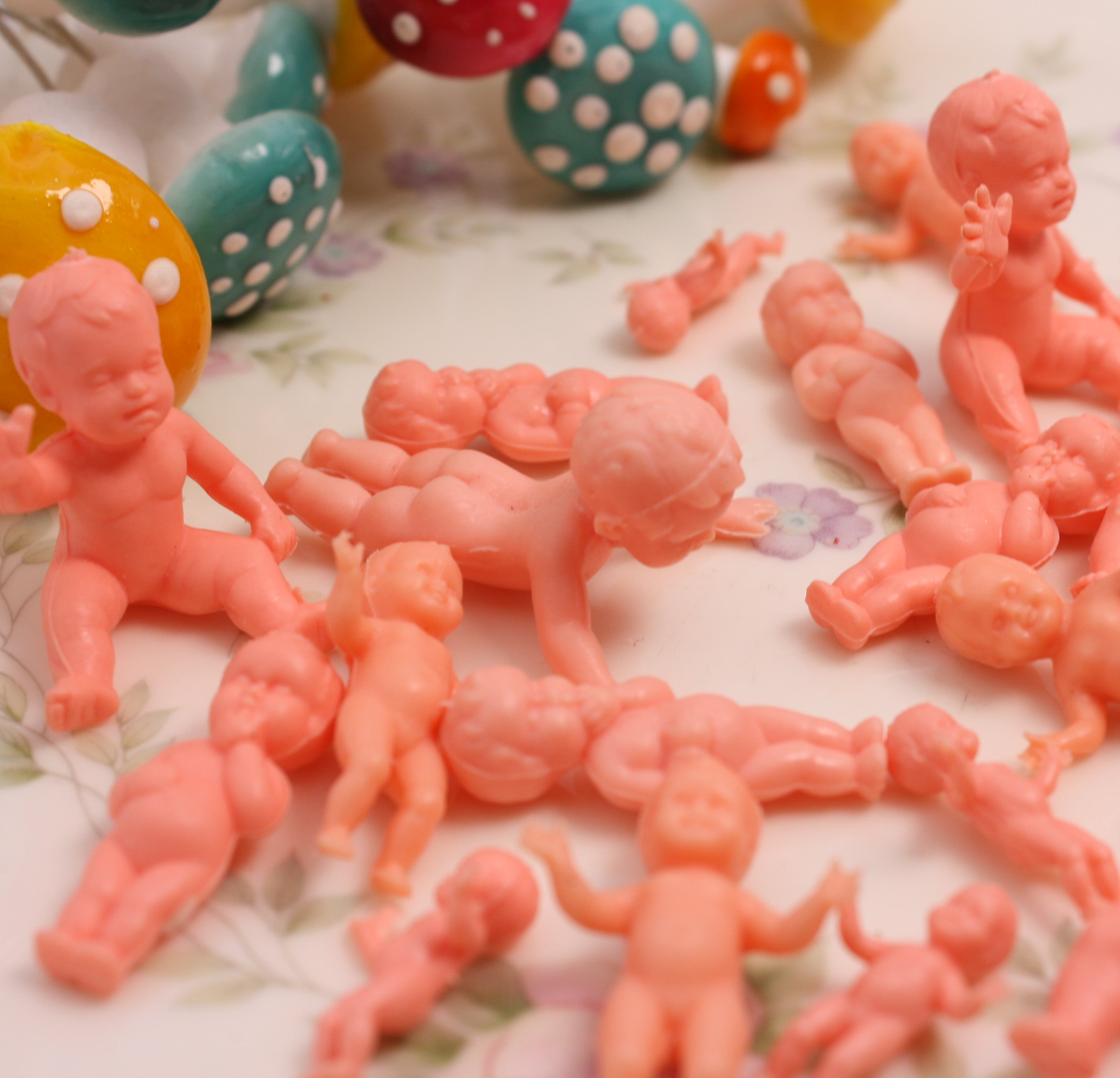 Baby - 24 Piece Set - 1" Tall - Retro Doll Minis - IV3-3670