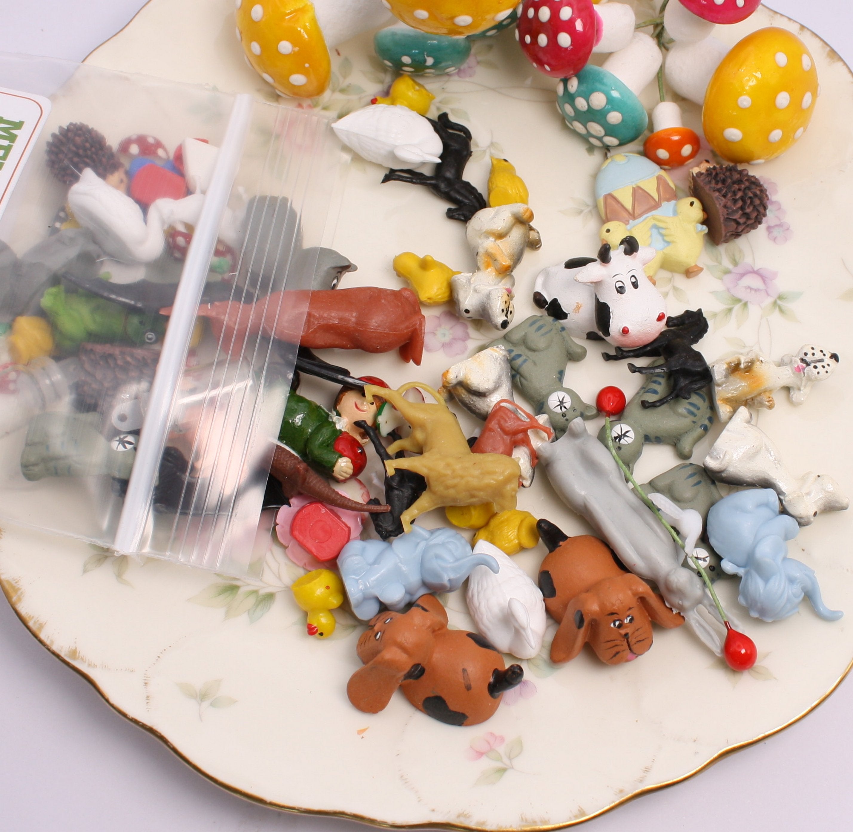 Mega Mini Mix Set! Vintage Miniatures - 4oz - IV3-3665