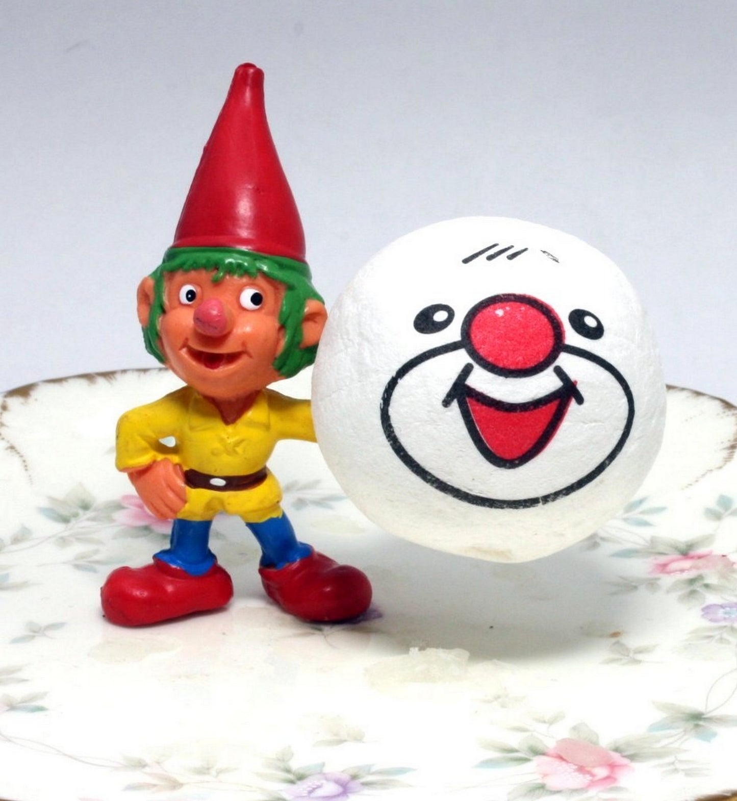 Clowns! - 1.5" White Spun Cotton Heads - Set of 2 - 703-7400