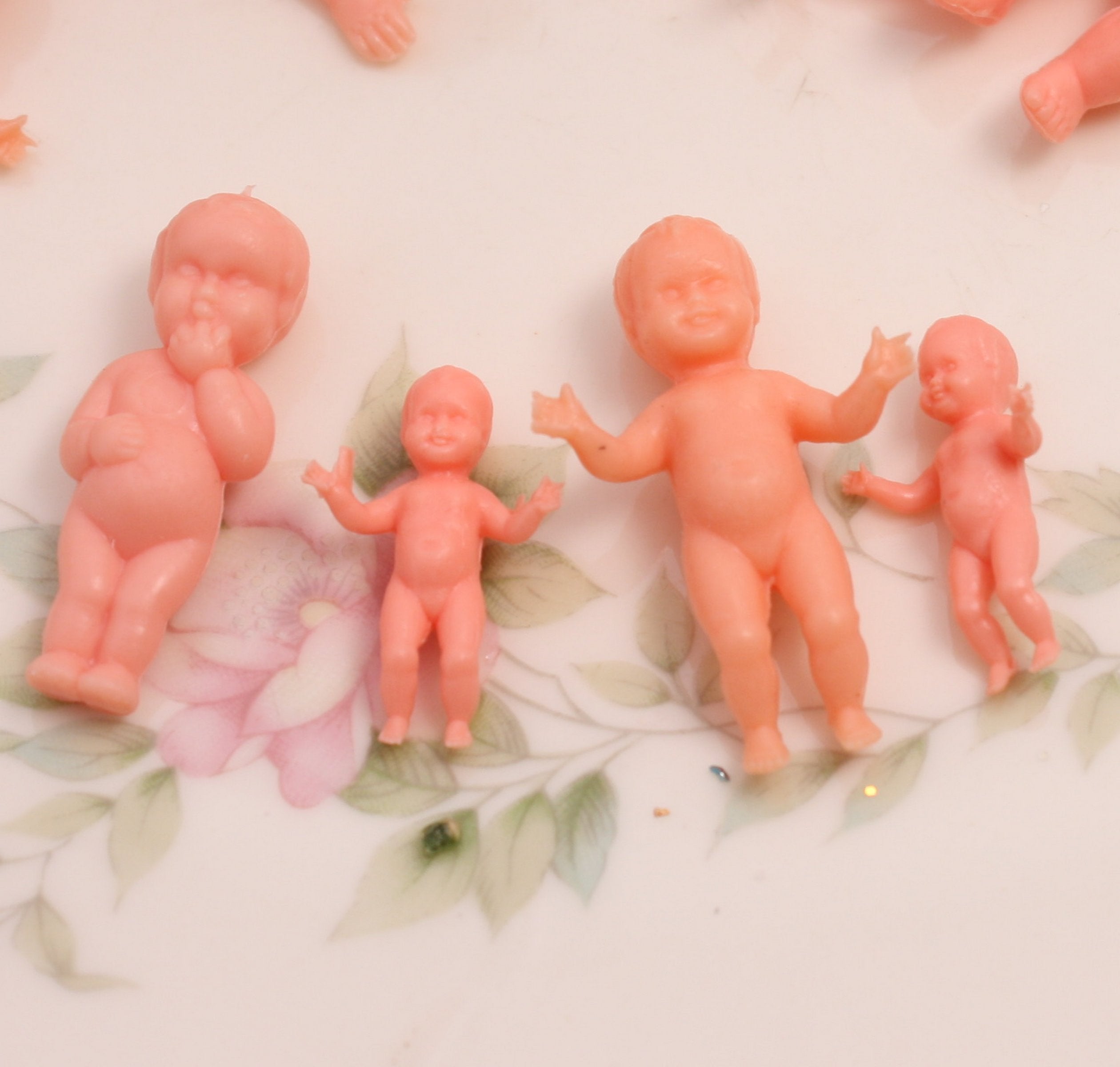 Baby - 24 Piece Set - 1" Tall - Retro Doll Minis - IV3-3670