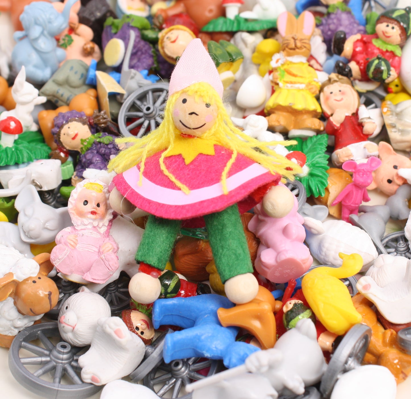 Mega Mini Mix Set! Vintage Miniatures - 4oz - IV3-3665