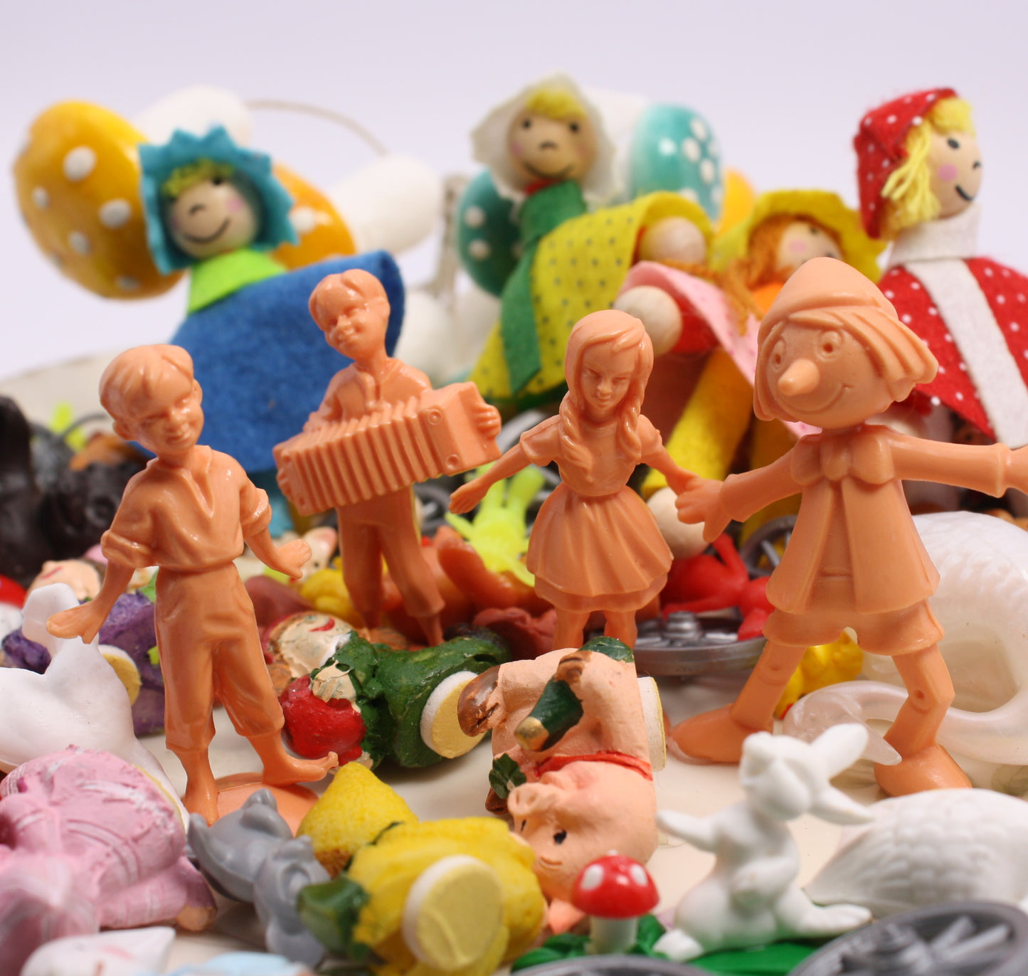 Mega Mini Mix Set! Vintage Miniatures - 4oz - IV3-3665