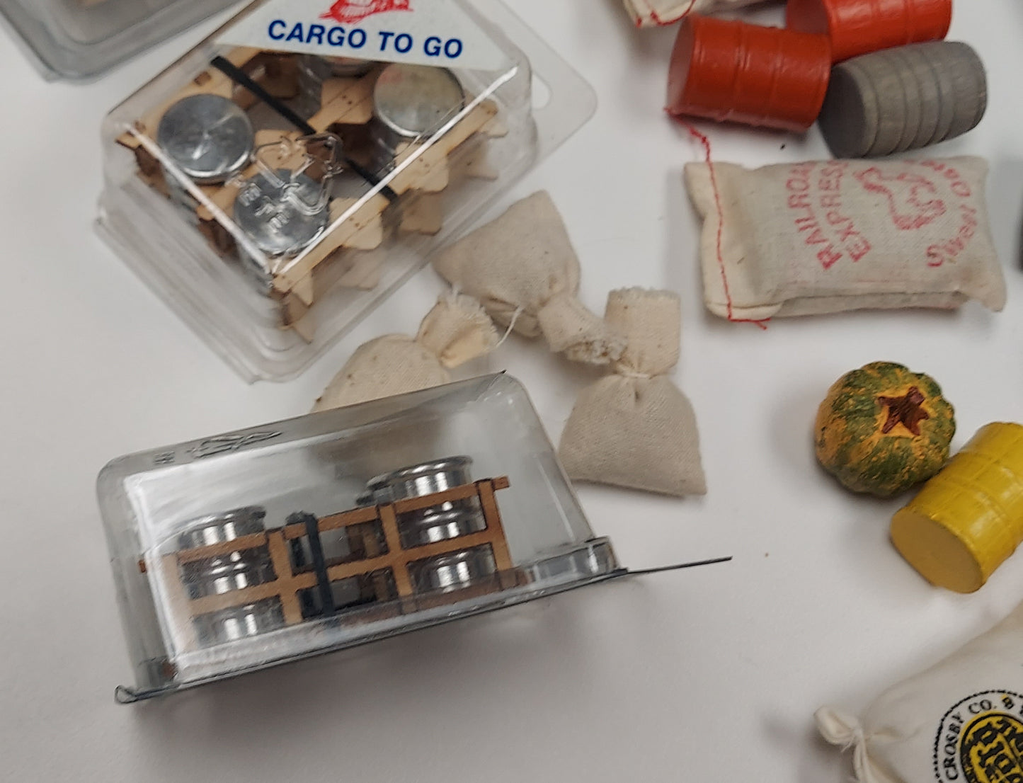 Grab Bag - Barrels, Sacks, Crates, Pallets - G Scale - RR-44