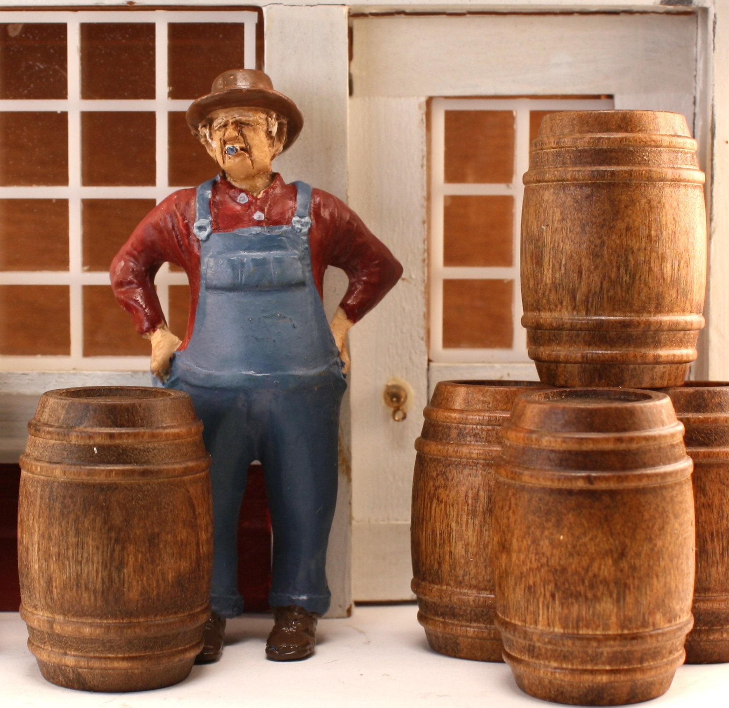 Kegs Whiskey - Brown - Set of 6 - 1:24 Scale - 101-0610