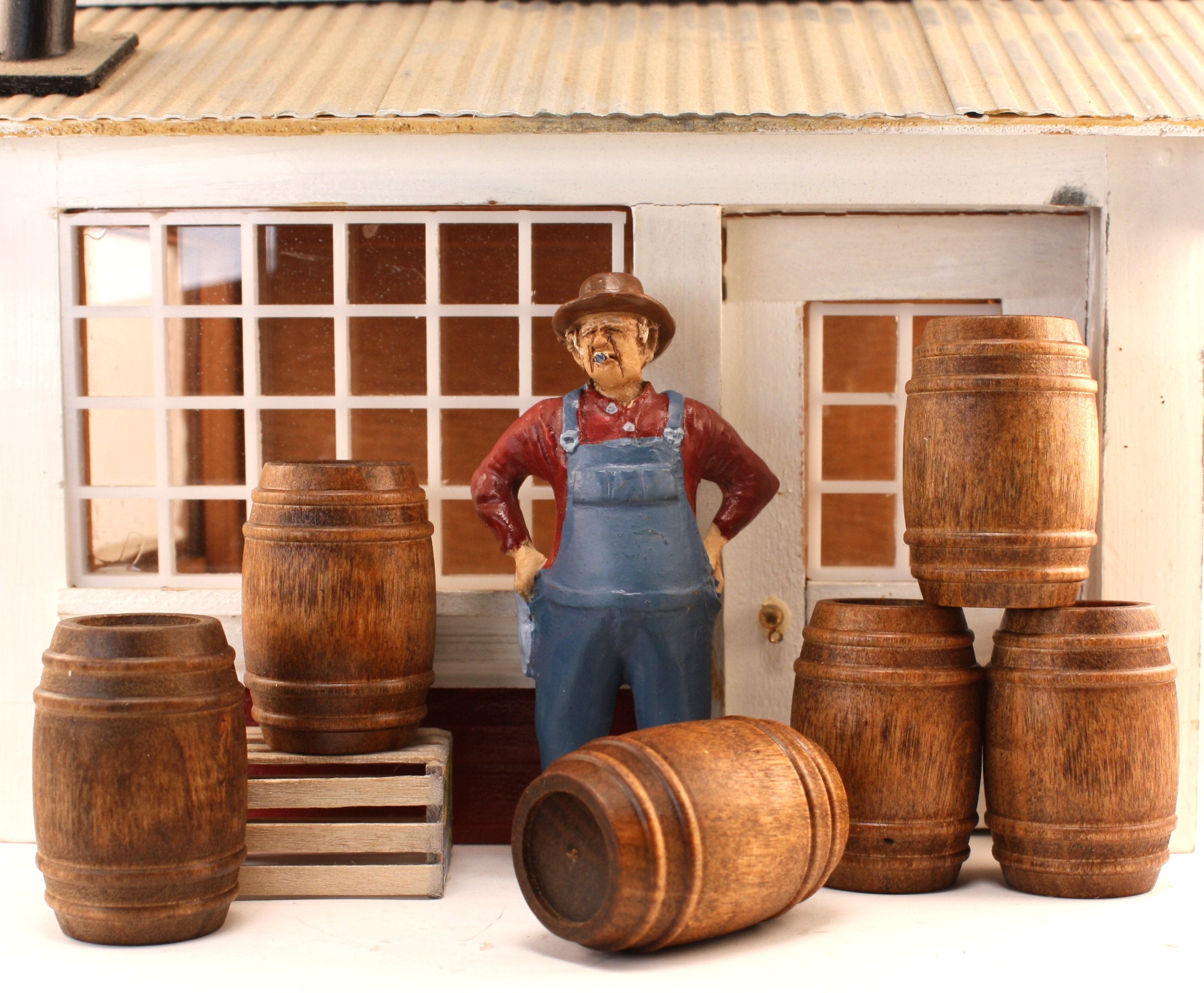 Kegs Whiskey - Brown - Set of 6 - 1:24 Scale - 101-0610