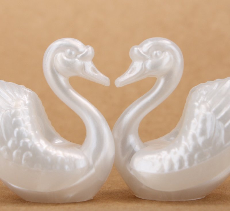 Swans - Pearl - Set of 4 - Retro Dollhouse Minis - 203-3-111CL