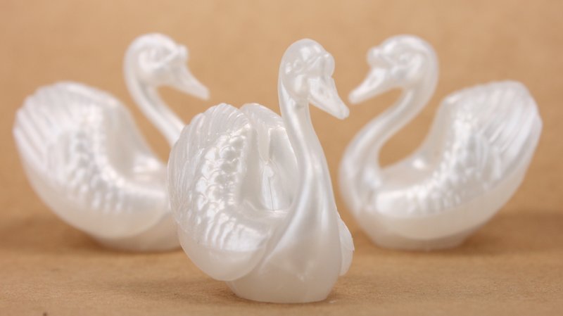 Swans - Pearl - Set of 4 - Retro Dollhouse Minis - 203-3-111CL