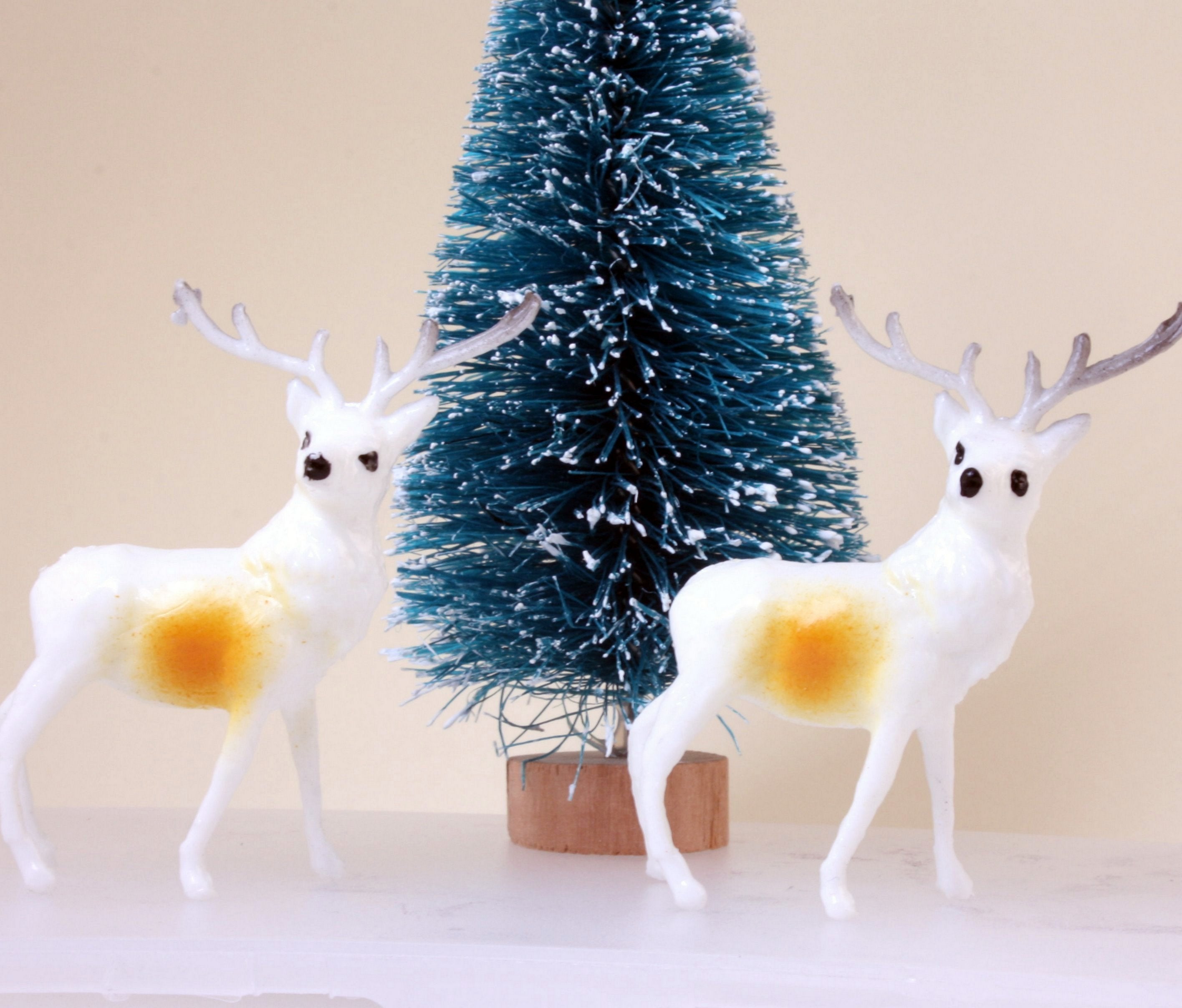 Reindeer- 1.5" - 1960s Retro Style - 204-8820