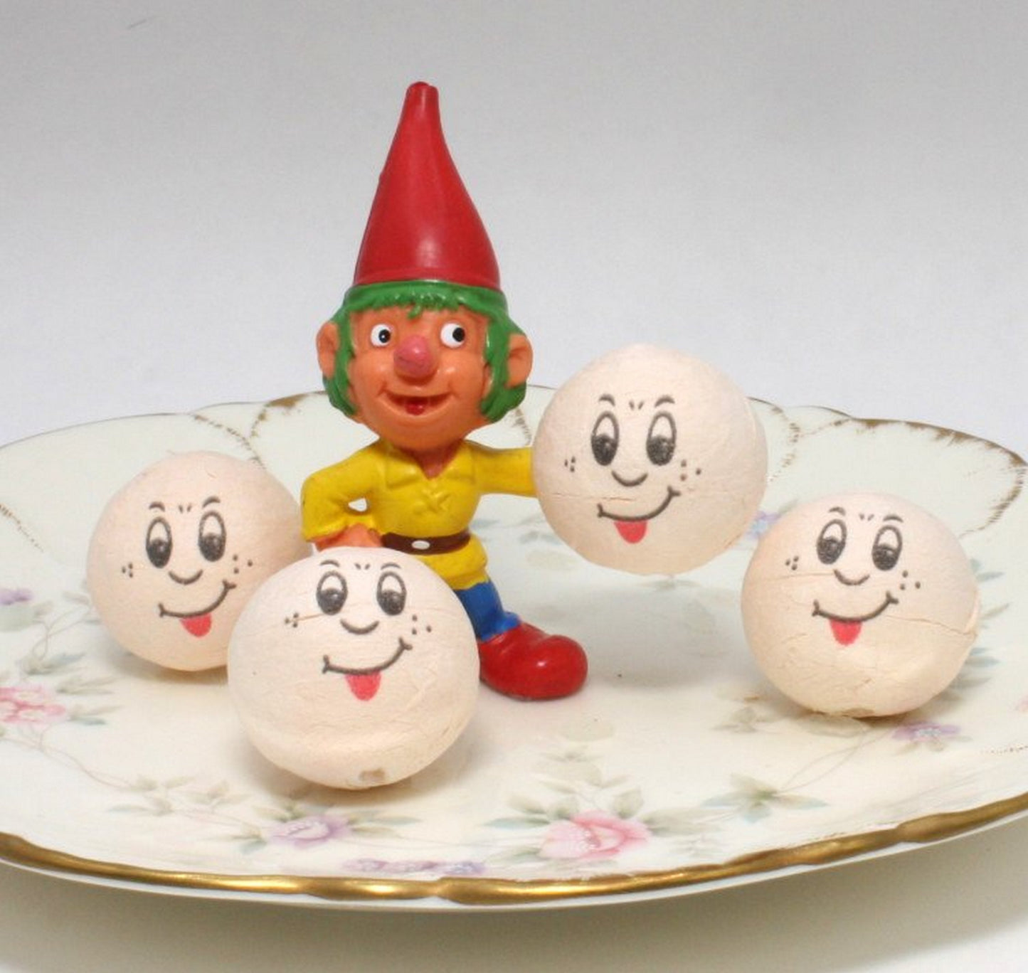 Funny Faces w/ Tougue - 1" Cotton Heads - Set of 8 - 703-3820