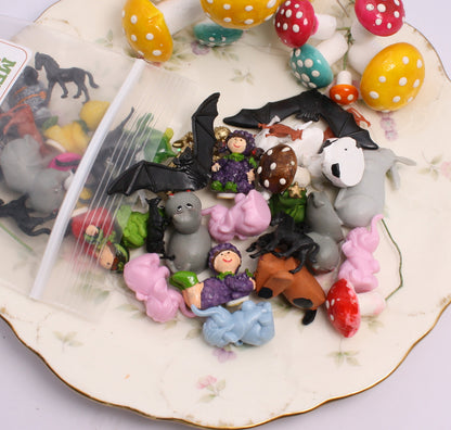 Mega Mini Mix Set! Vintage Miniatures - 4oz - IV3-3665
