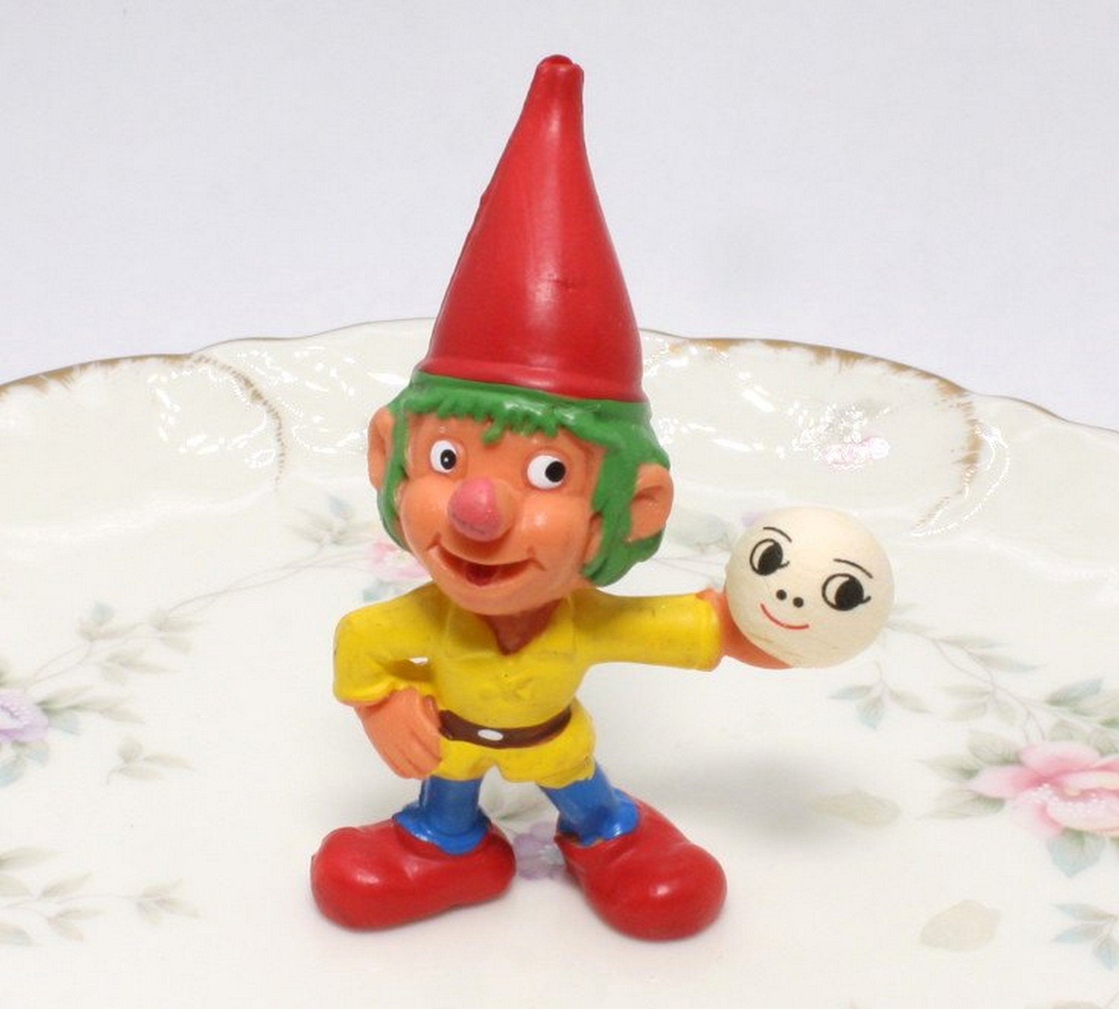 Doll Heads - 1/2" Spun Cotton with Faces - Set of 10 -703-0123