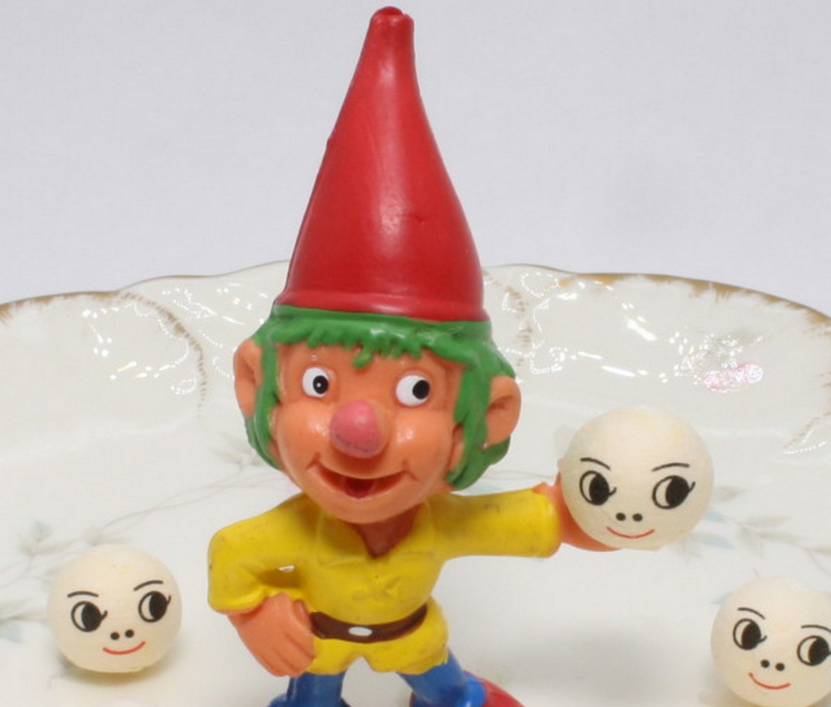Doll Heads - 1/2" Spun Cotton with Faces - Set of 10 -703-0123