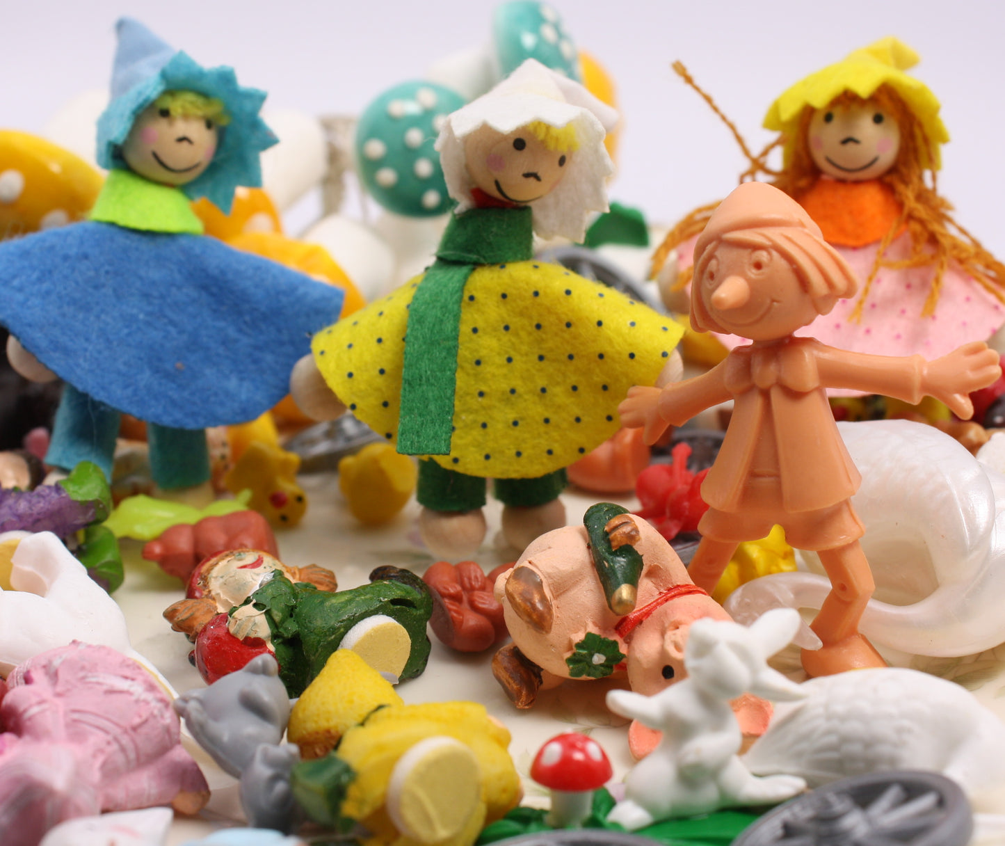 Mega Mini Mix Set! Vintage Miniatures - 4oz - IV3-3665