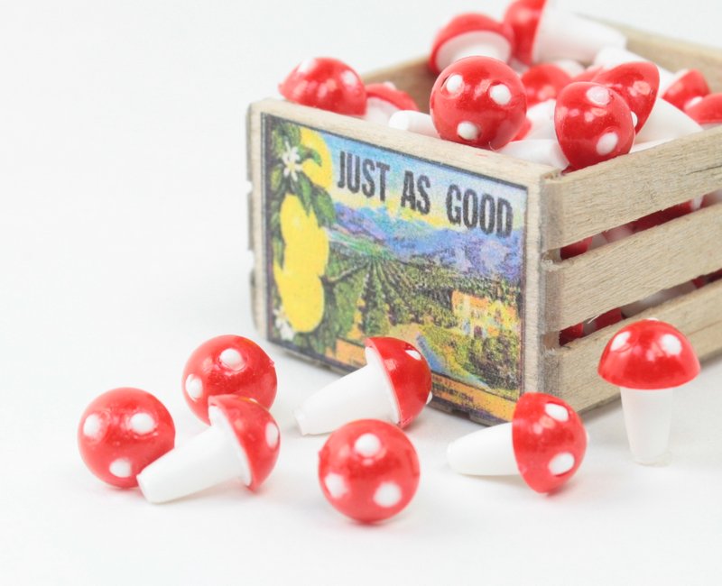 Red - Little Plastic - Mushrooms, Single with base - Set of 10