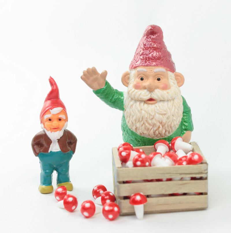 Red - Little Plastic - Mushrooms, Single with base - Set of 10